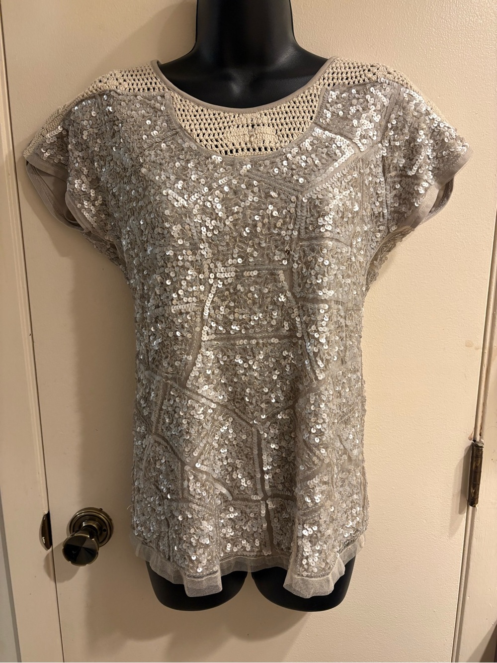Sundance Sequins Sparkle top Silve/Tan  Size Small